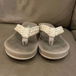 Women’s size 6 COBIAN flip flops sandals